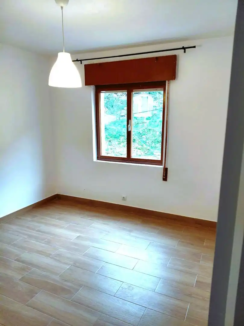 Schlafzimmer von Wohnung zum Verkauf in Belmonte de Miranda mit Heizung, Terrasse und Schwimmbad