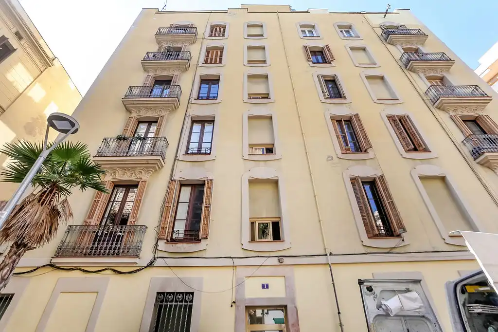Außenansicht von Wohnung zum Verkauf in Barcelona