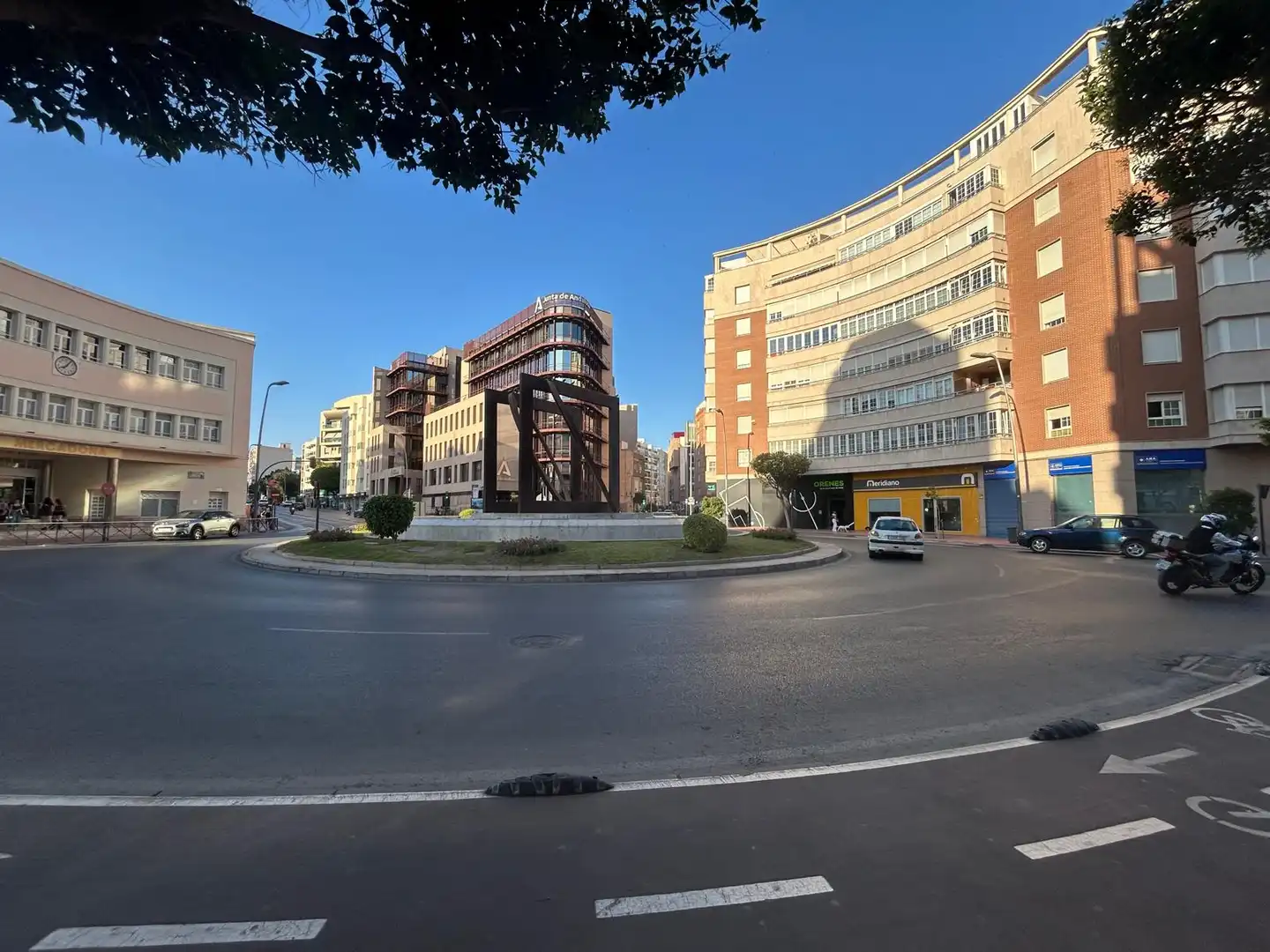 Vista exterior de Piso en venta en Almería con Aire acondicionado, Calefacción y Parquet