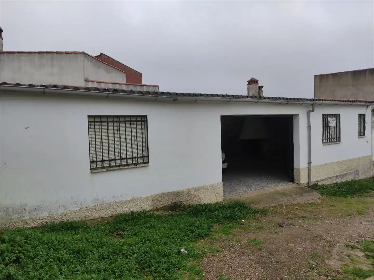 Vista exterior de Garatge en venda en Madroñera, Cáceres
