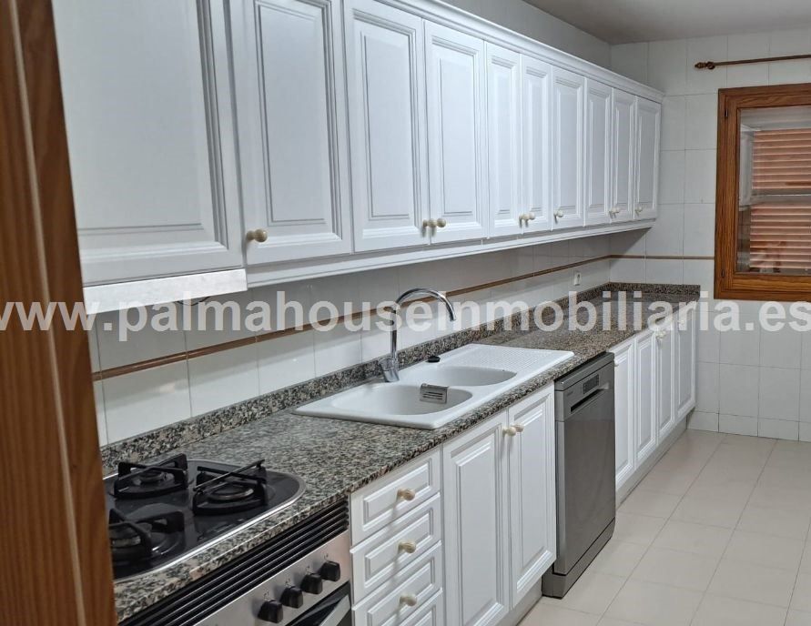 Cuina de Àtic de lloguer en  Palma de Mallorca amb Aire condicionat, Calefacció i Terrassa