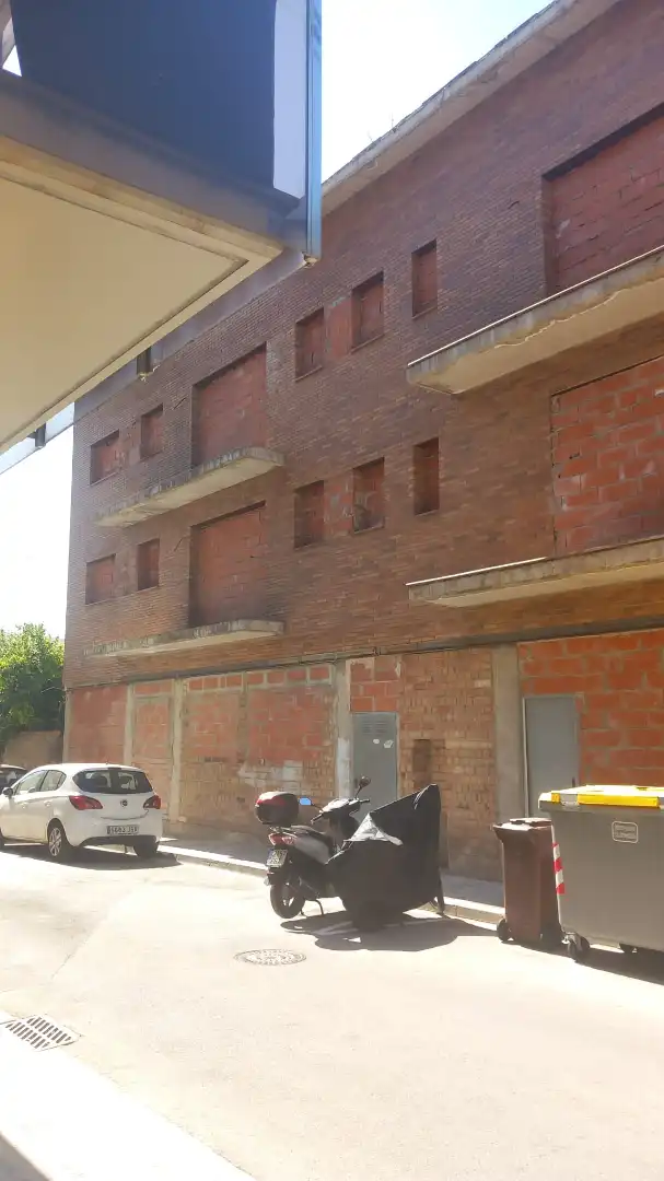 Vista exterior de Piso en venta en Sant Vicenç de Castellet con Balcón y Alarma