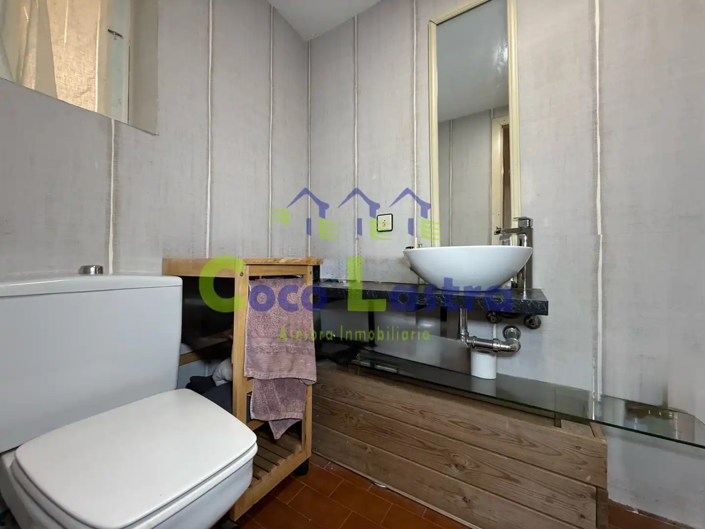 Bathroom of Flat for rent in Salamanca  with Air Conditioner, Heating and Parquet flooring