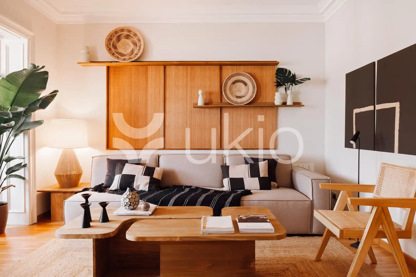 Apartamento con terraza en alquiler en Carrer d'Aragó, imagen 2