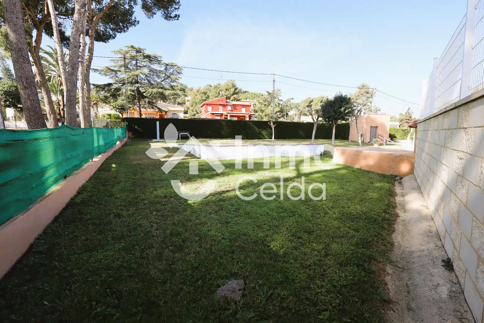 Jardín de Casa adosada en venta en Chiva con Aire acondicionado, Calefacción y Jardín privado