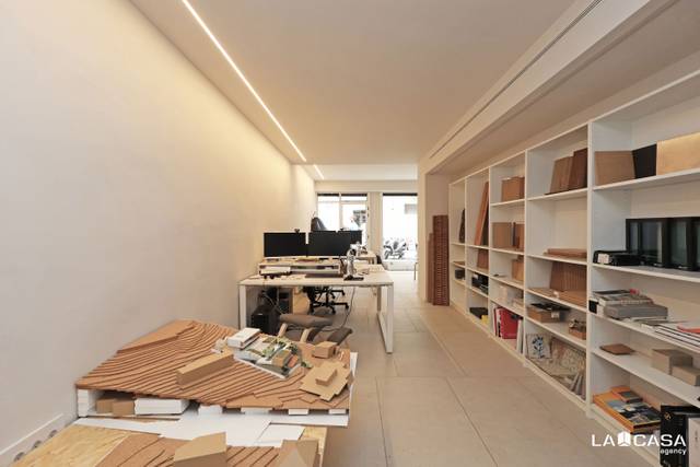 Local comercial en Venta en Carrer de la Bòbila en El Poble Sec - Parc de Montjuïc