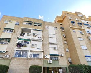 Exterior view of Flat for sale in  Sevilla Capital