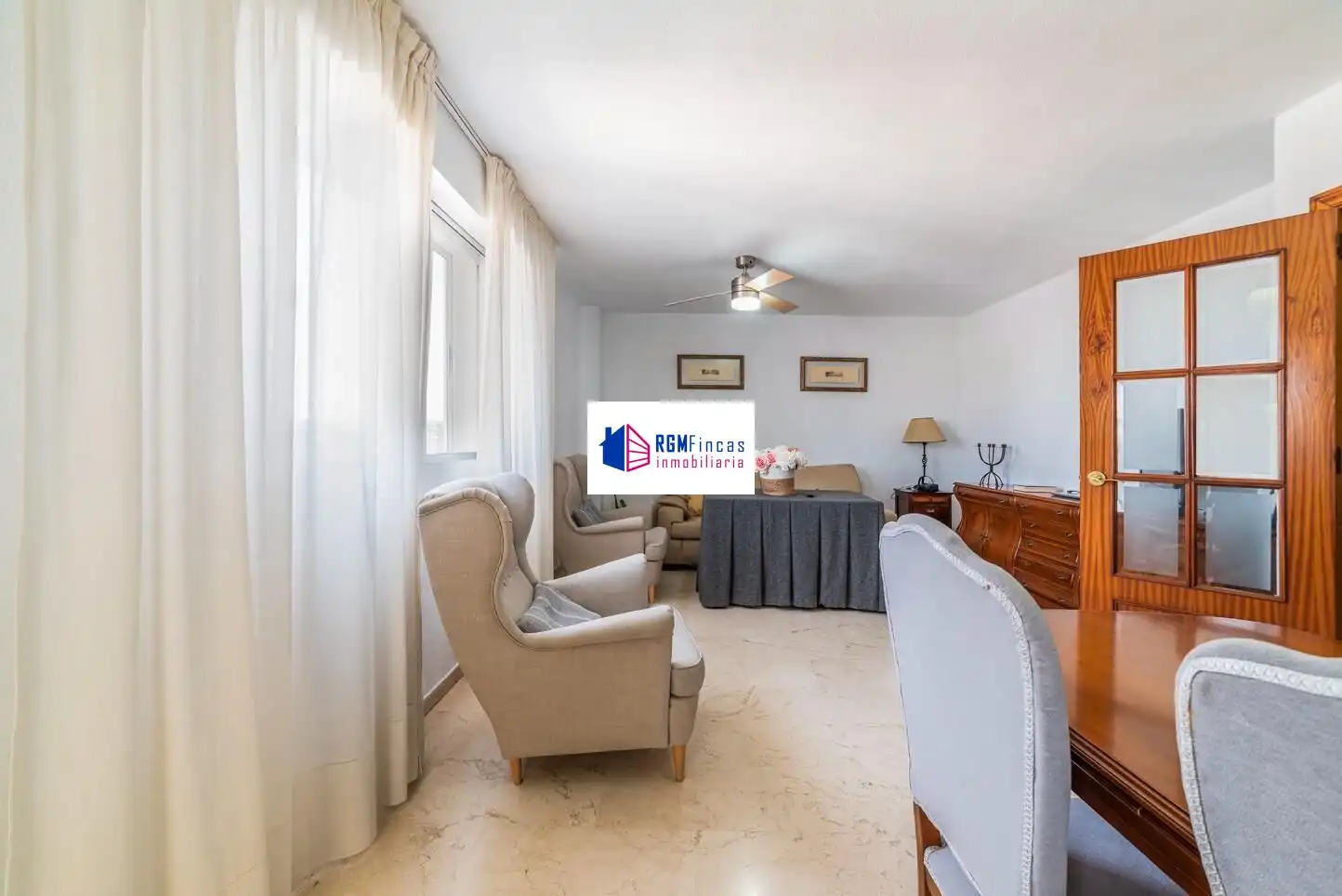 Living room of Flat for sale in  Sevilla Capital  with Air Conditioner, Storage room and Community pool