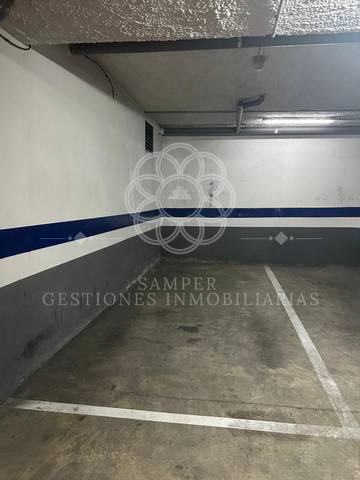 Garaje en Venta en Casines