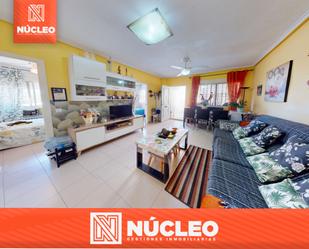 Sala d'estar de Planta baixa en venda en Torrevieja amb Aire condicionat, Moblat i Forn