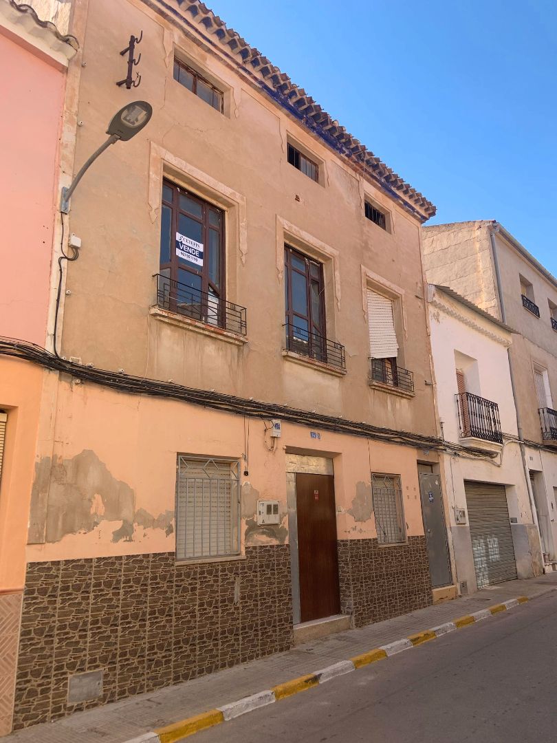Vista exterior de Pis en venda en Tobarra amb Terrassa