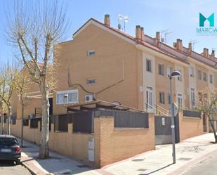 Vista exterior de Casa o xalet en venda en Guadalajara Capital amb Terrassa