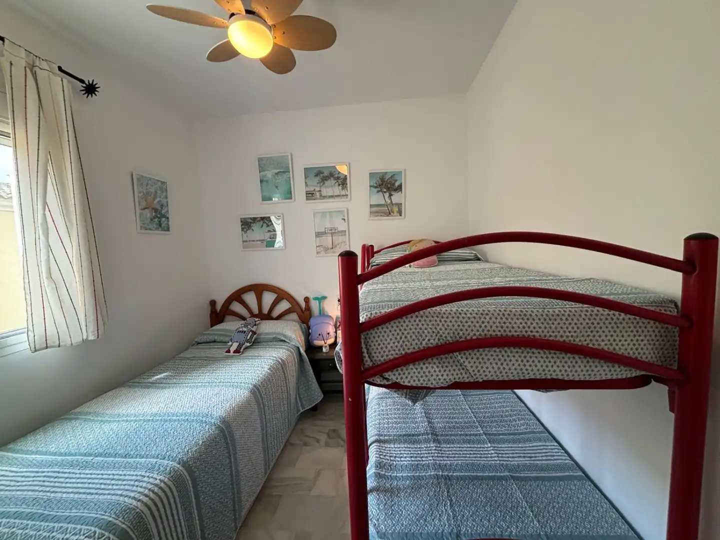 Habitación de Casa adosada en venta en Islantilla con Terraza, Trastero y Piscina comunitaria