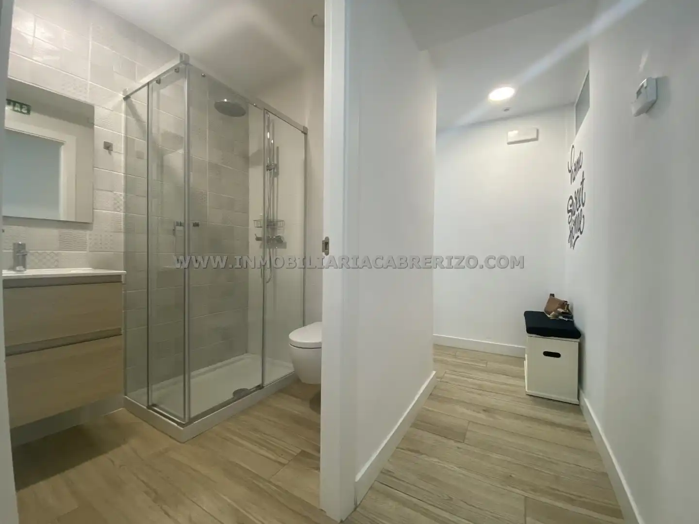 Bathroom of Flat for sale in  Pamplona / Iruña  with Heating, Furnished and Oven