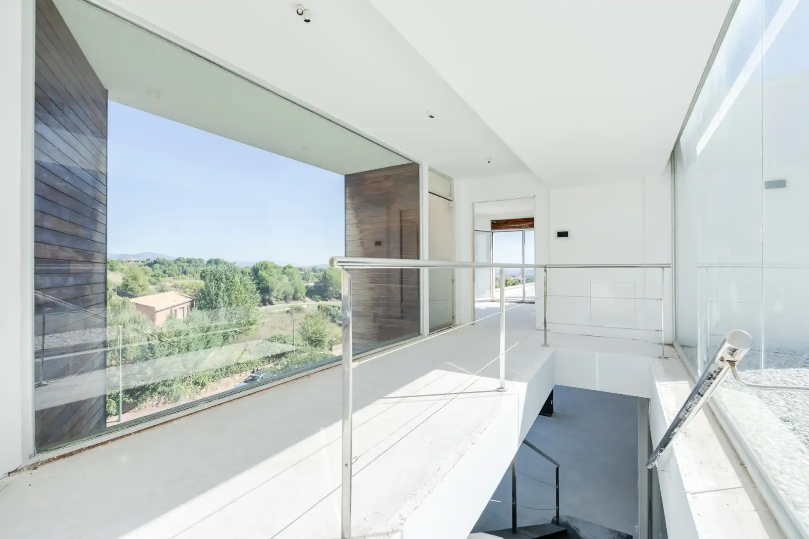 Vista exterior de Casa o xalet en venda en Sant Esteve Sesrovires amb Aire condicionat, Calefacció i Jardí privat