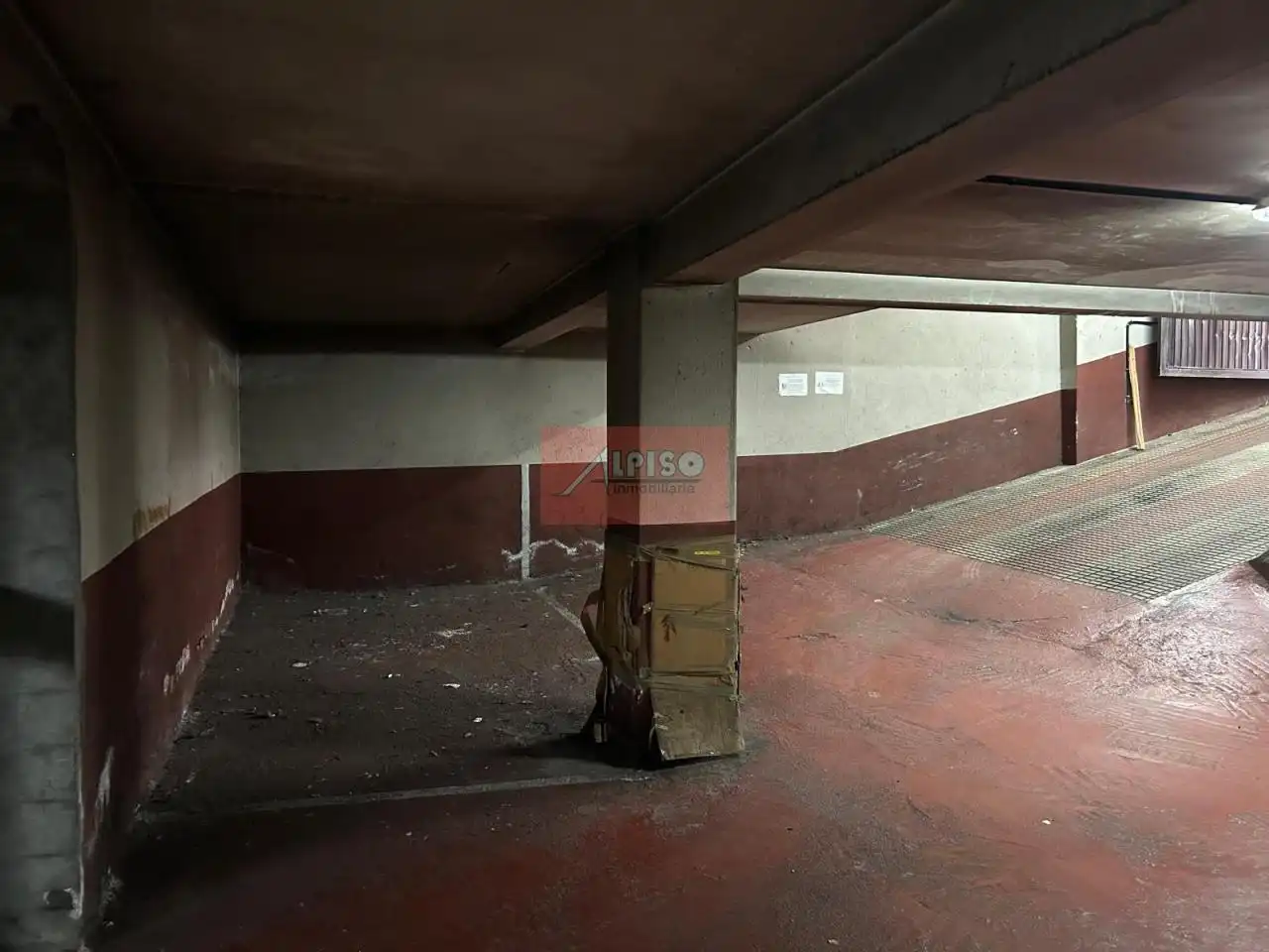 Parking de Apartamento en venta en Ourense Capital  con Calefacción, Trastero y Amueblado