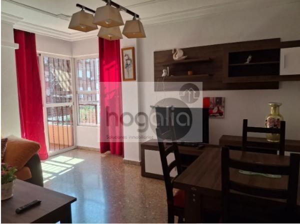 Living room of Flat to rent in  Sevilla Capital  with Air Conditioner, Terrace and Furnished