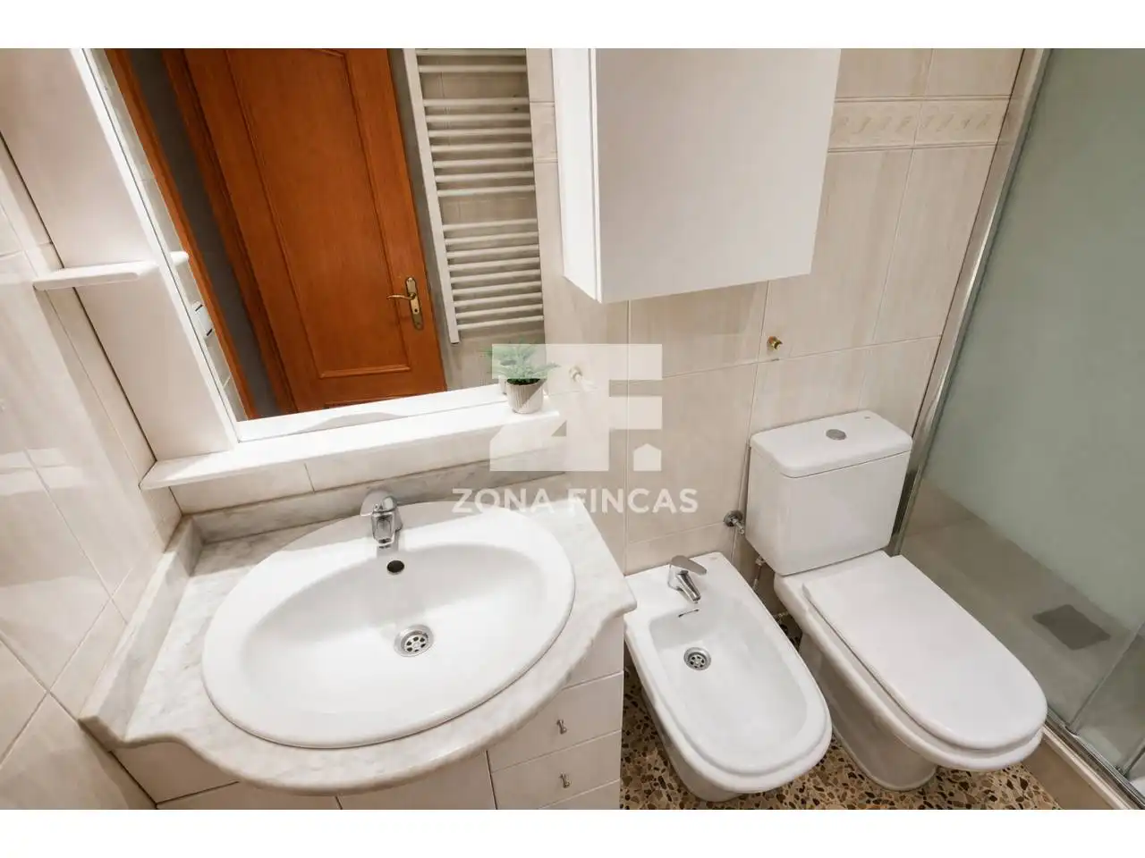 Baño de Apartamento en venta en Santa Coloma de Gramenet con Aire acondicionado y Calefacción