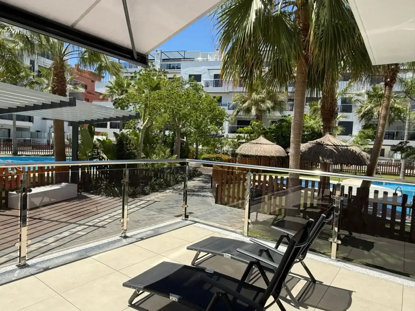 Terrasse von Wohnung zur Miete in Motril mit Klimaanlage, Schwimmbad und Balkon