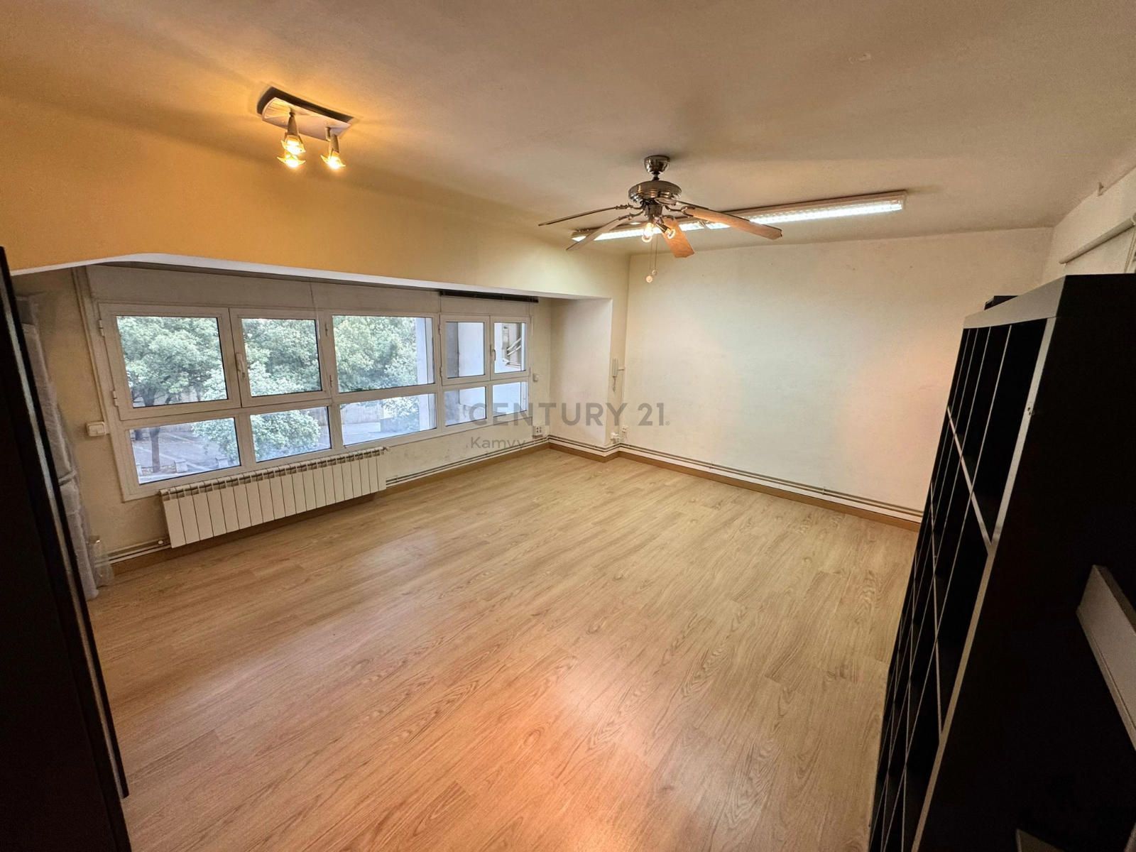 Office for sale in Manresa  with Air Conditioner and Heating