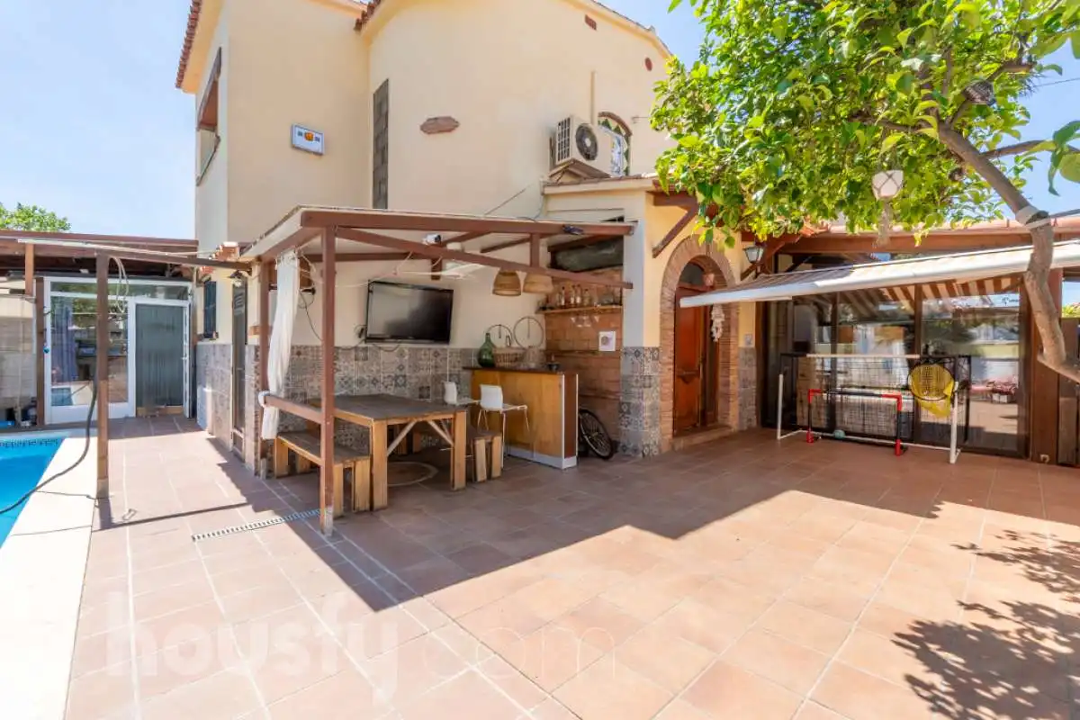 Houses for sale in Sant Pere de Ribes  with Air Conditioner, Heating and Private garden