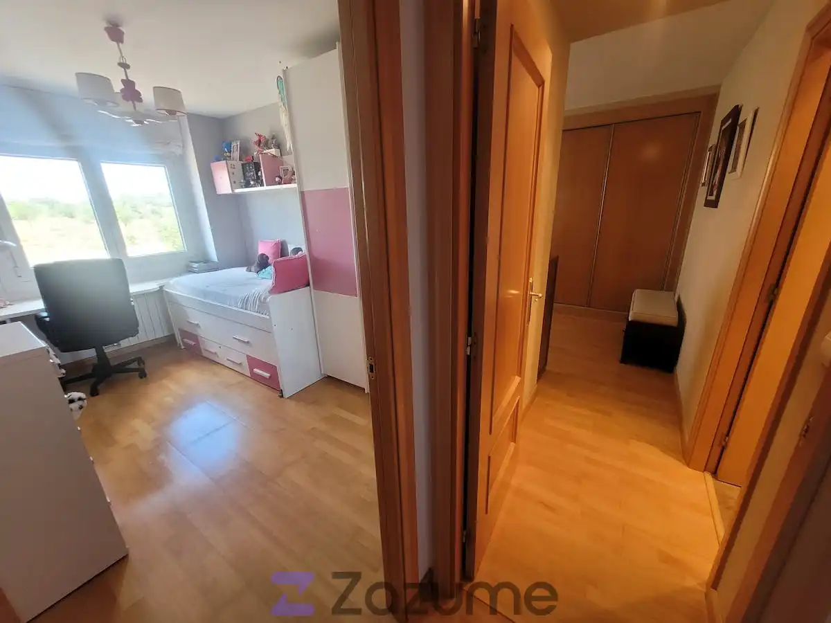 Bedroom of Flat for rent in Laguna de Duero  with Heating, Parquet flooring and Furnished