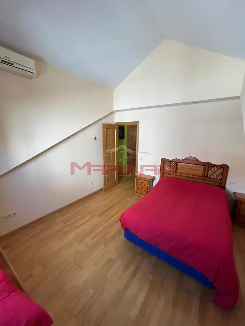 Bedroom of Duplexes for sale in Borox  with Air Conditioner and Heating