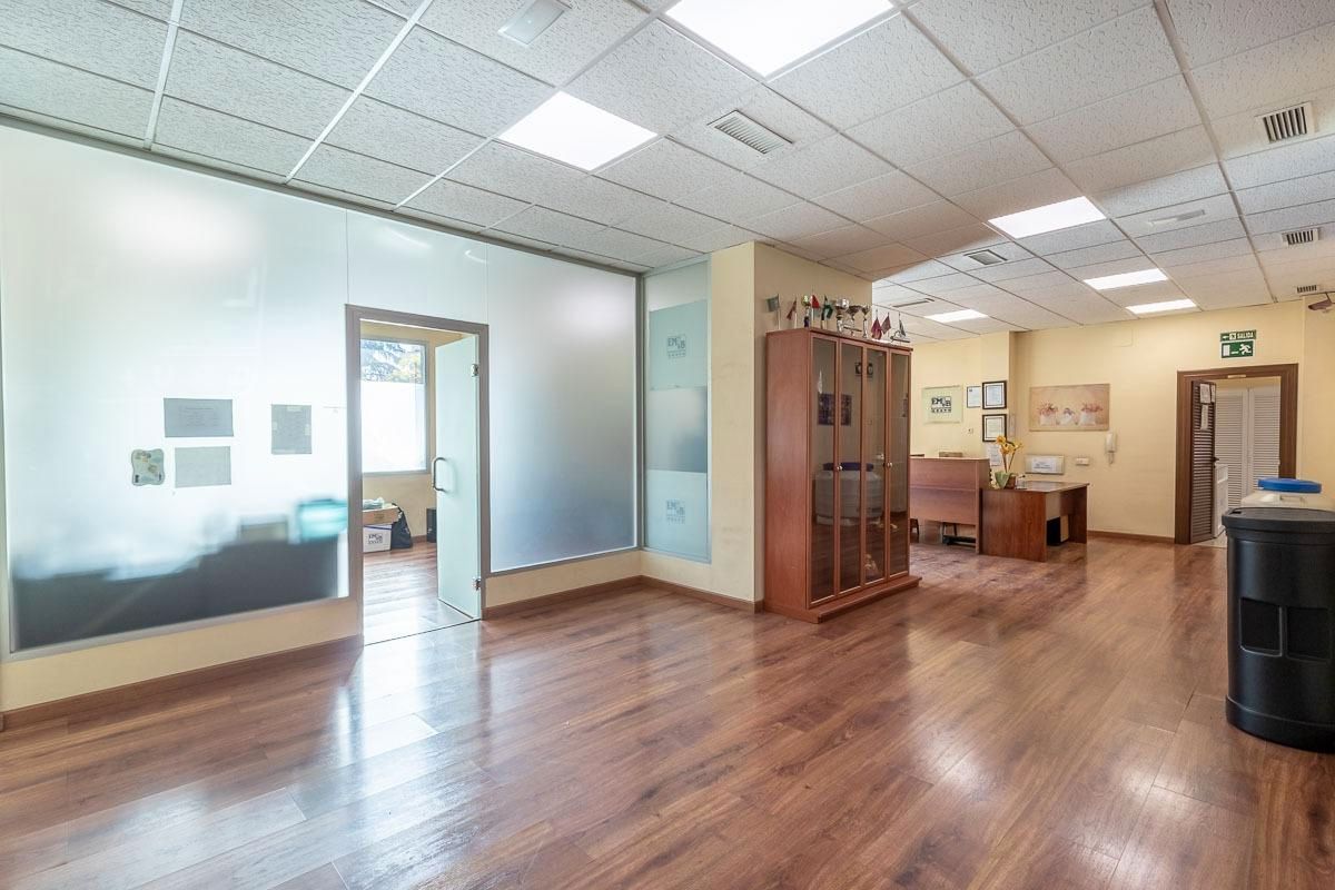 Local en venda en  Granada Capital