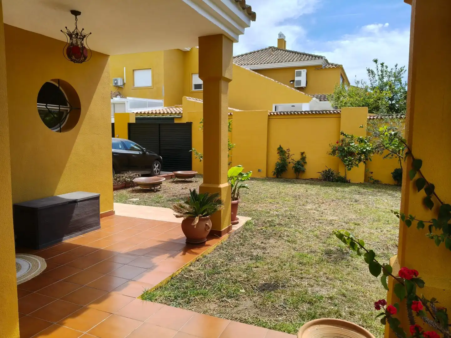 Jardí de Casa adosada en venda en Puerto Real amb Aire condicionat, Calefacció i Jardí privat