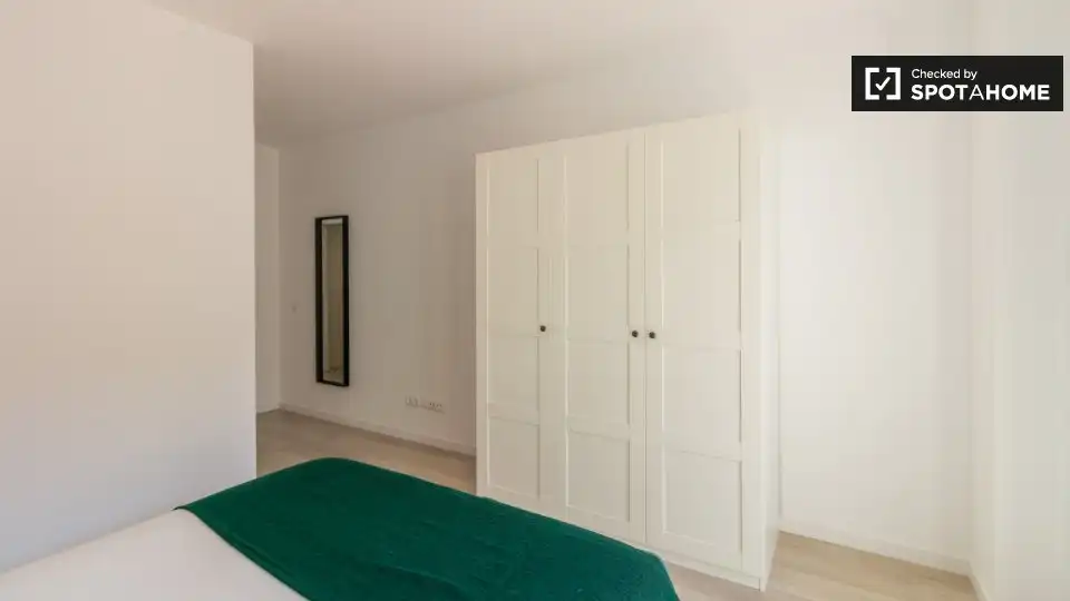 Appartamento con terrazza in affitto a Ciutat Vella, imagen 18