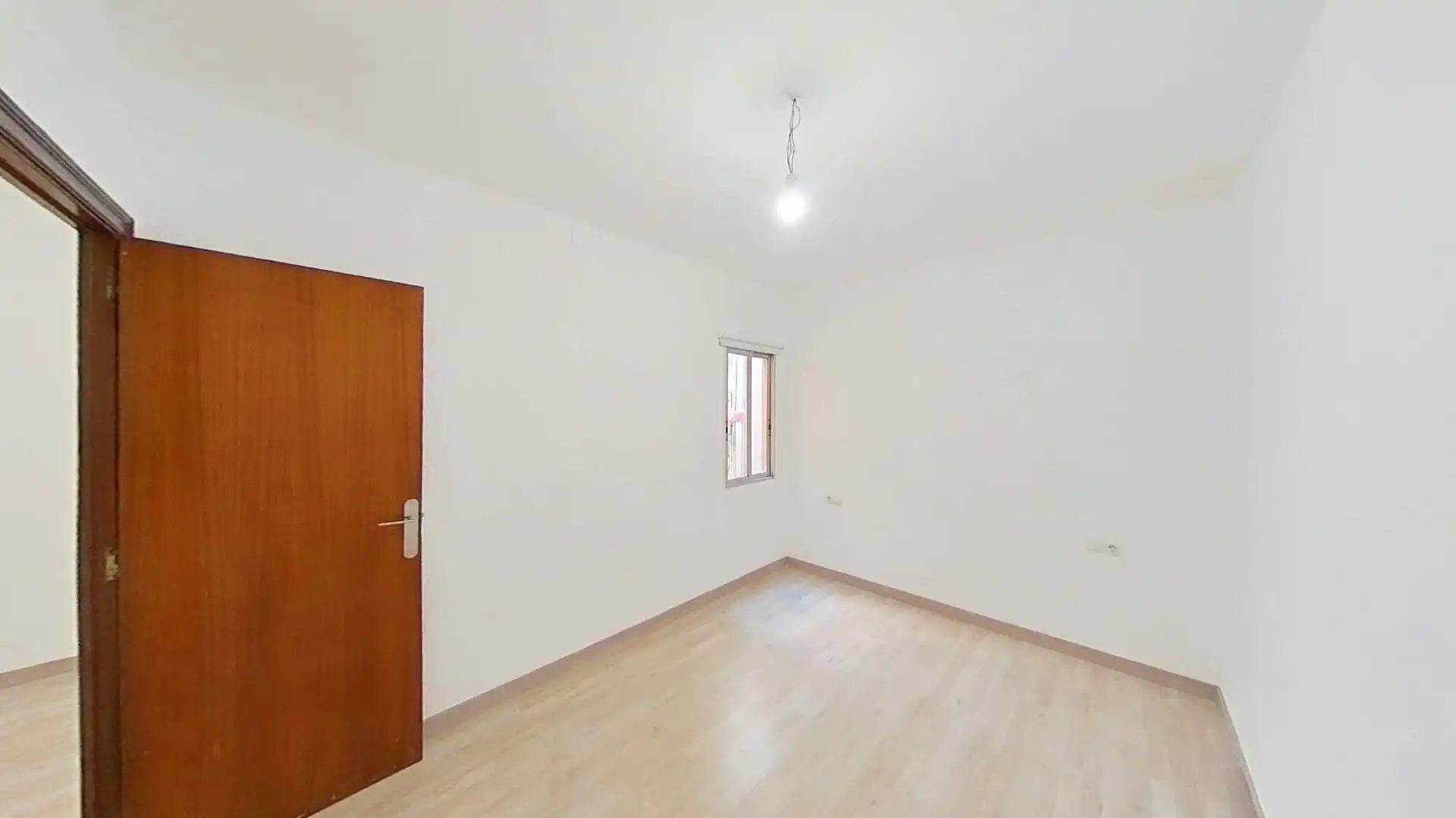 Flat for rent in Llefià