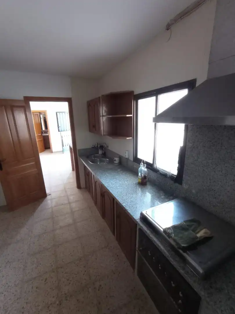 Cuina de Casa o xalet en venda en Cáceres amb Aire condicionat, Calefacció i Jardí privat