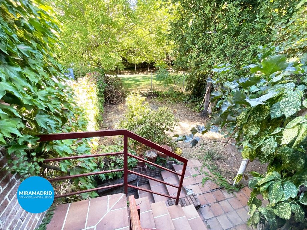 Garden of Single-family semi-detached for sale in La Moraleja  with Air Conditioner