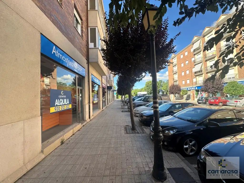 Außenansicht von Geschaftsraum zur Miete in Ávila