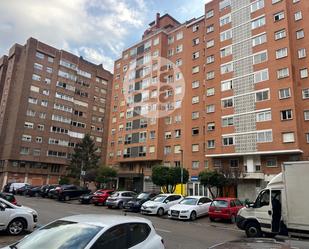 Vista exterior de Pis de lloguer en Burgos Capital amb Calefacció, Terrassa i Moblat