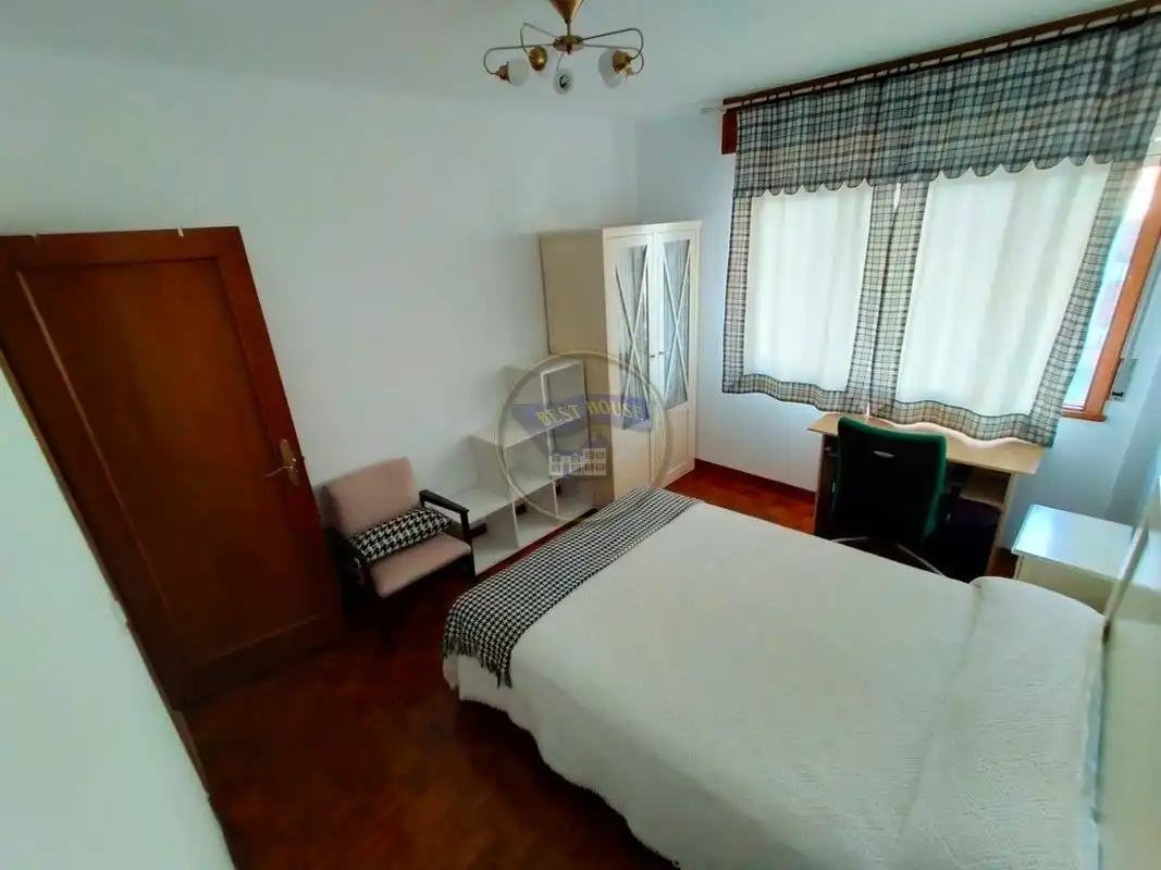 Bedroom of Flat for rent in Vigo   with Parquet flooring, Terrace and Furnished