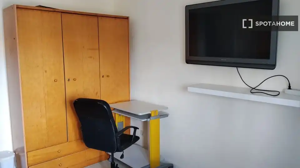 Dormitori de Pis per a compartir en Collado Villalba amb Aire condicionat, Calefacció i Moblat