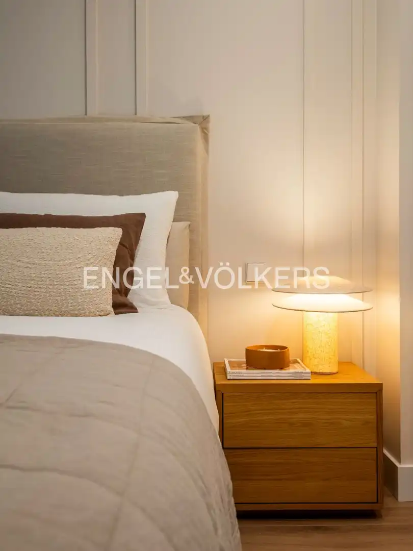 Schlafzimmer von Wohnung zur Miete in Madrid mit Klimaanlage, Heizung und Terrasse