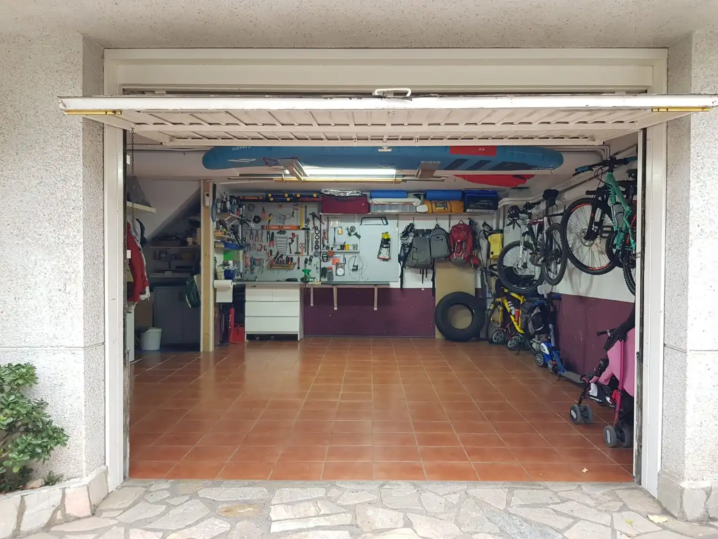 Casa con jardín en venta en Carrer del Penedés 7, imagen 3