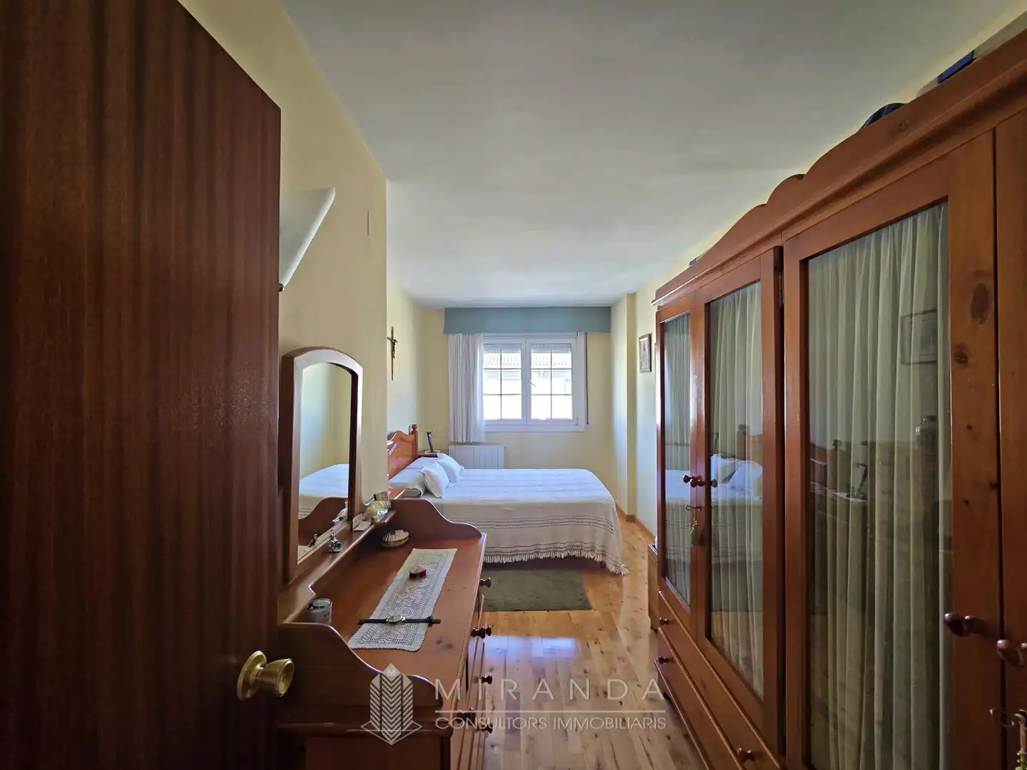 Habitación de Casa adosada en venta en Granollers con Aire acondicionado, Calefacción y Jardín privado