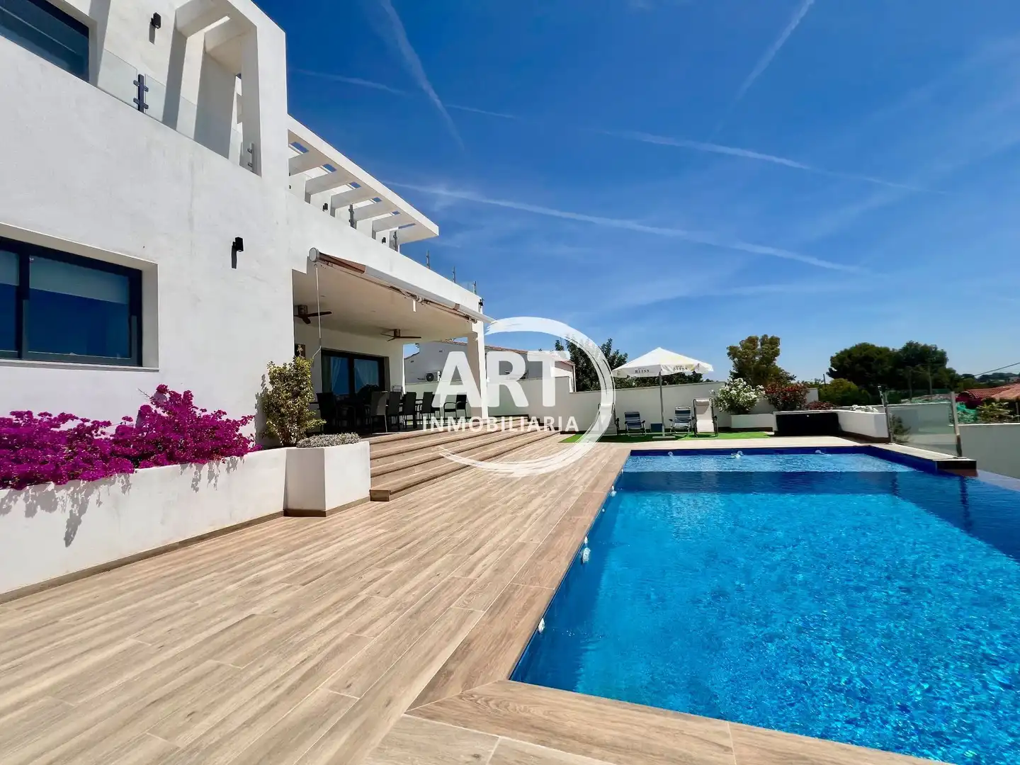 Vista exterior de Casa o chalet en venta en San Antonio de Benagéber con Aire acondicionado, Calefacción y Jardín privado