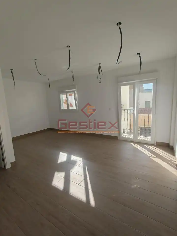 Piso con ascensor en venta en Almendralejo