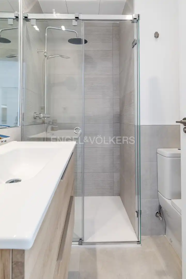 Badezimmer von Wohnungen zur Miete in Madrid mit Klimaanlage, Heizung und Terrasse