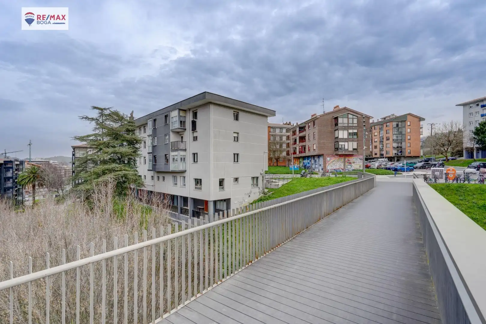 Außenansicht von Wohnung zum Verkauf in Zarautz mit Privatgarten