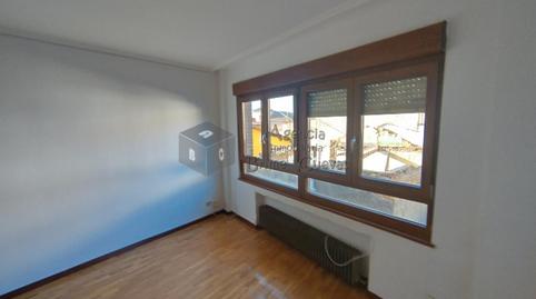 Foto 3 de Piso en venta en Sorribas, 4, Noreña, Asturias
