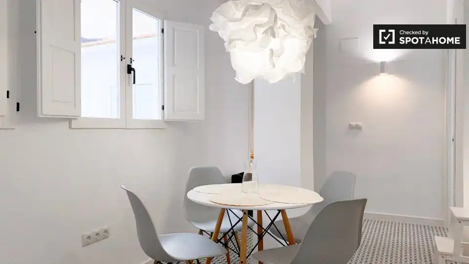 Dining room of Flat for rent in Valencia  with Air Conditioner, Heating and Furnished