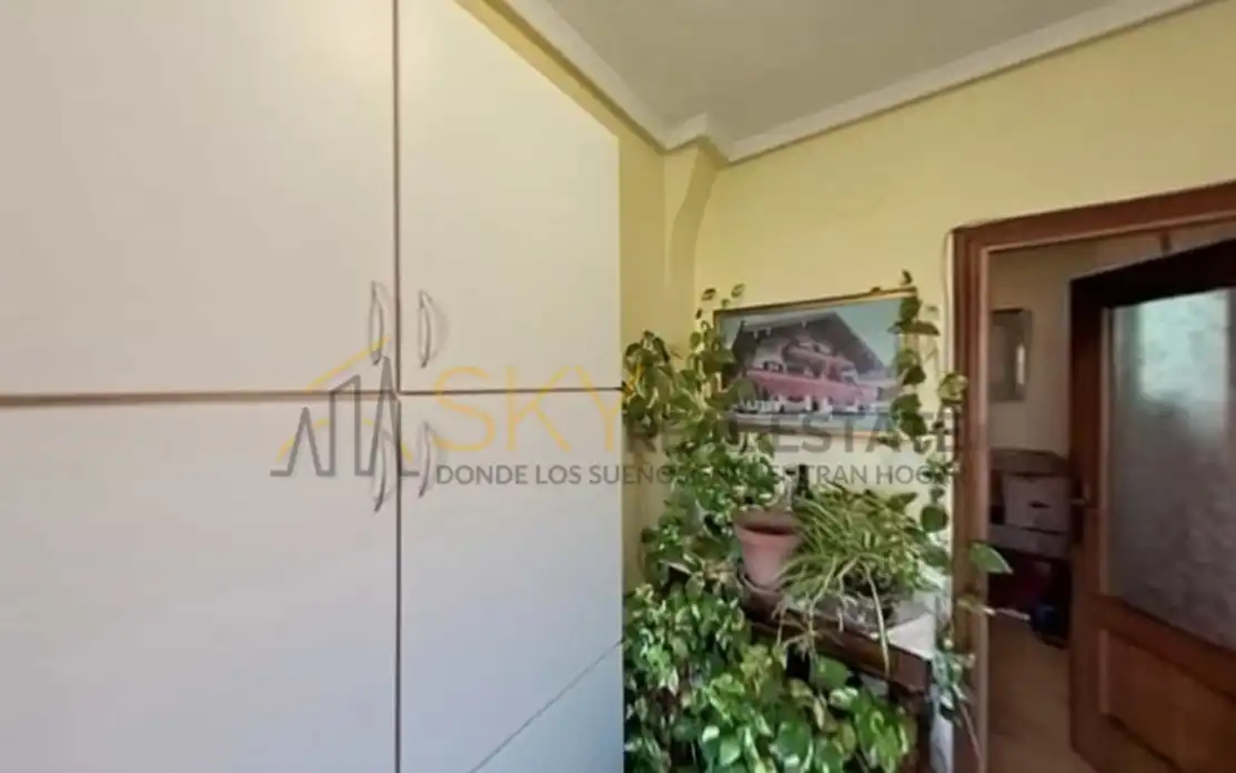 Habitación de Piso en venta en Madrid con Amueblado