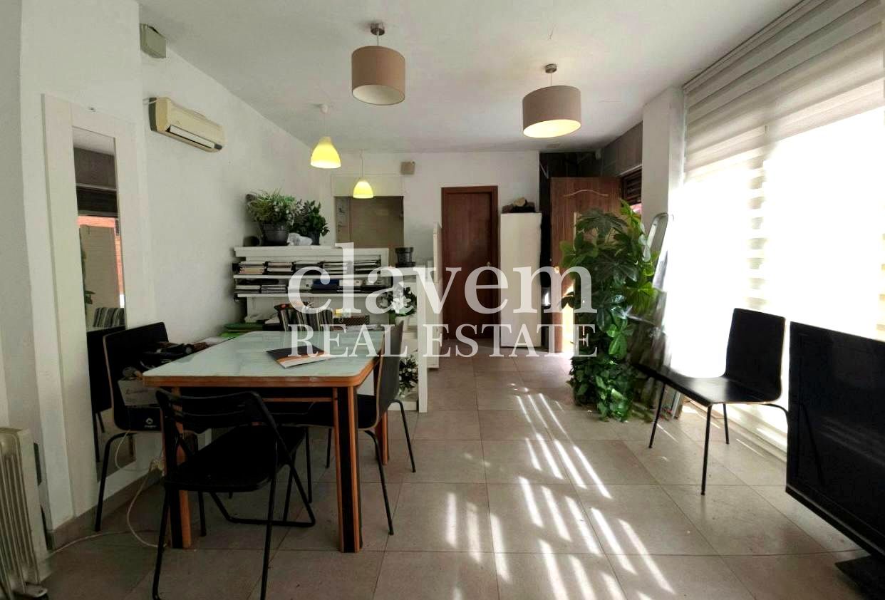 Premises for sale in  Barcelona Capital