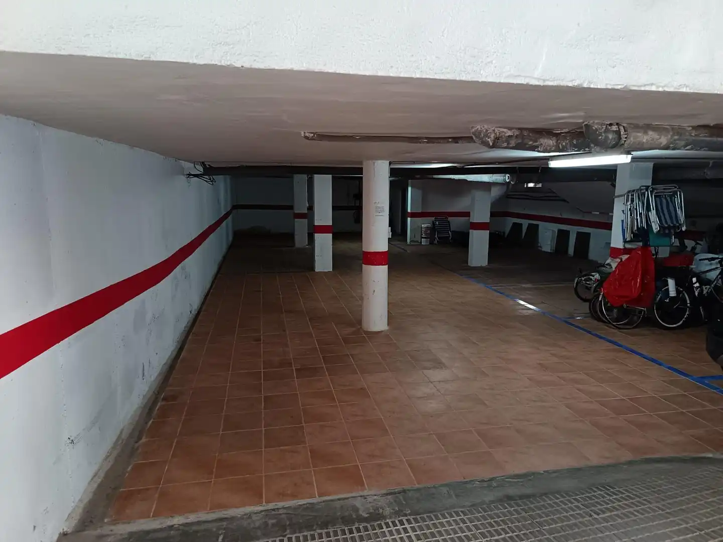 Garaje en venta en Calle de Manila, Los Cuarteros