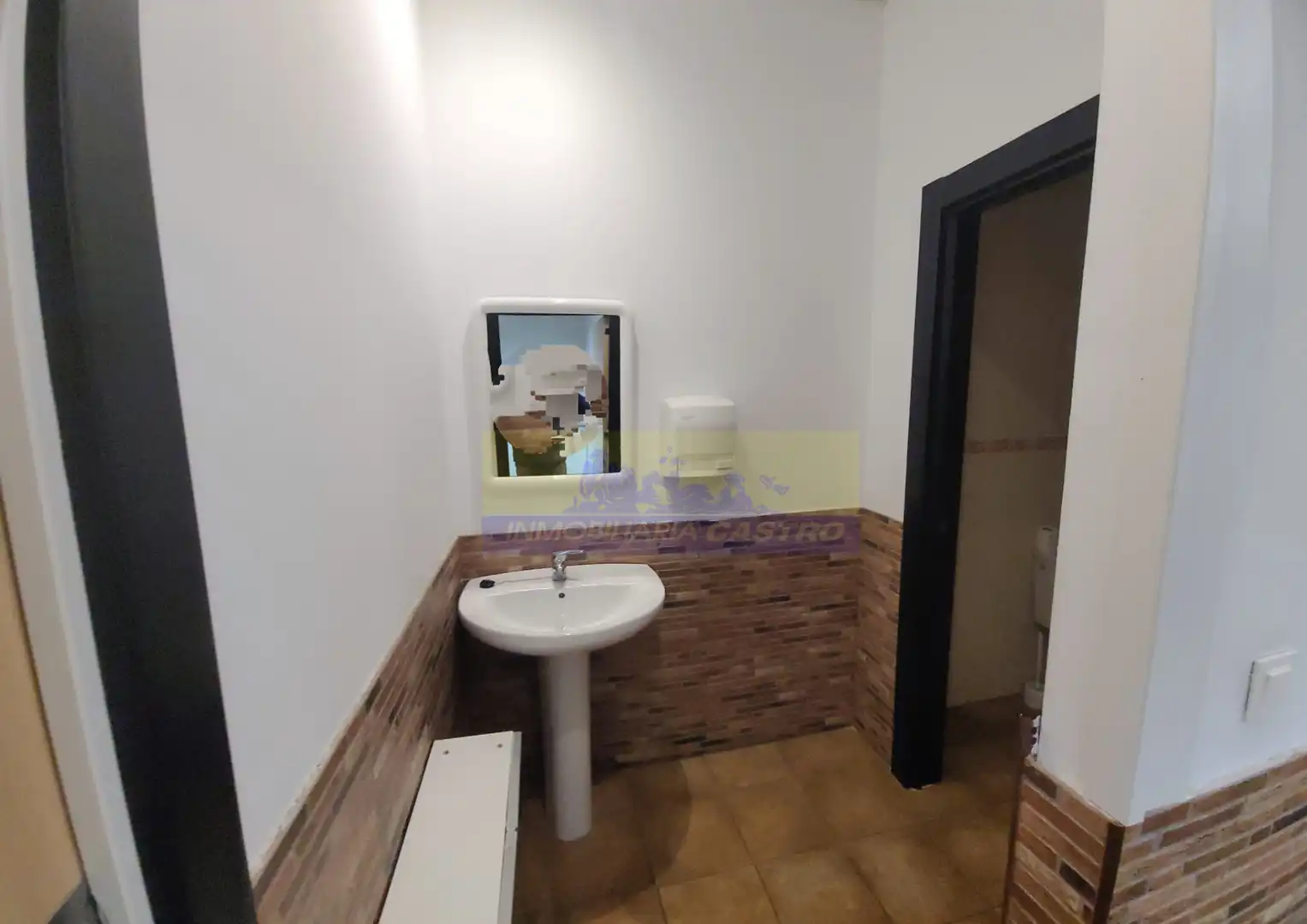 Badezimmer von Fabrikhallen zur Miete in Castro-Urdiales